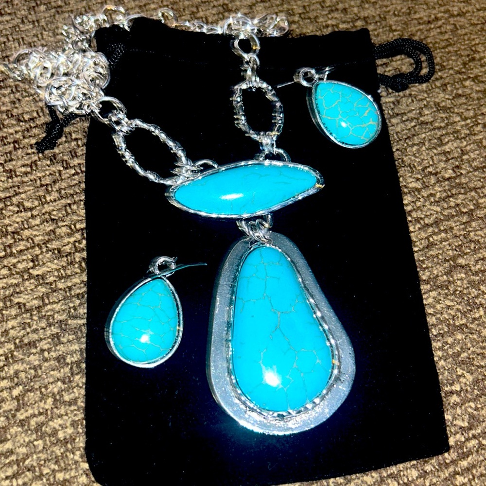 Bohemian Faux Turquoise Necklace & Dangle Earrings Set!